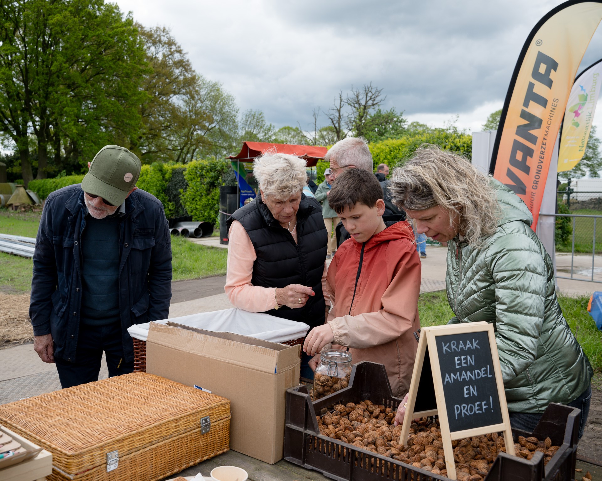 WEB JH-Loeren bij de Boeren-Aards-Ospel-240428-2605